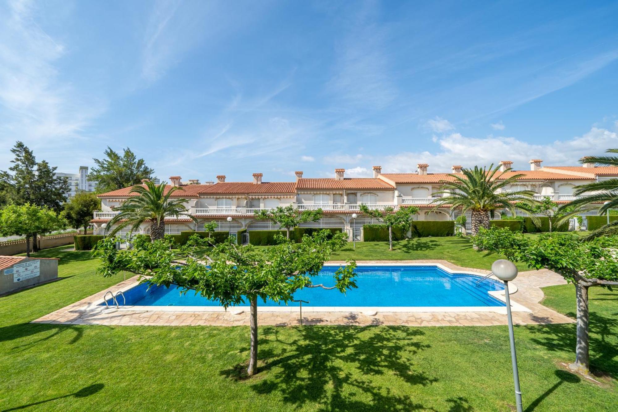 Montserrat Miami Platja  Exterior foto